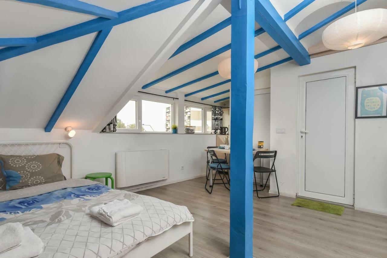 The Ivy House - A Cozy Attic Near The City Center By Flat Mаnager Sofia Esterno foto